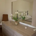 Theo House Sienne