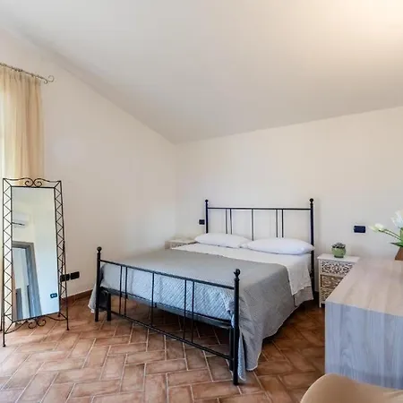 Theo House Siena