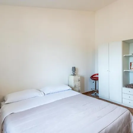 Theo House * Siena