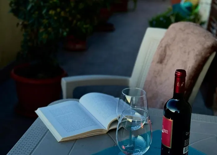 Theo House アパート *