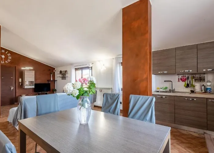 アパート Theo House *