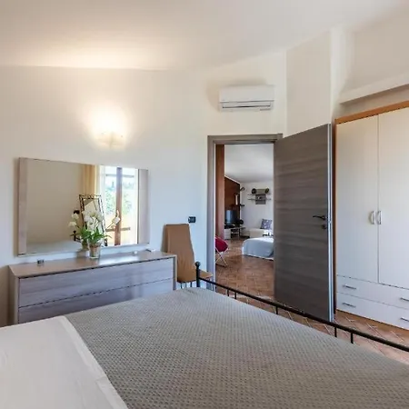 Theo House Appartement *